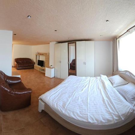 Airport Host Appartement Cluj-Napoca Buitenkant foto